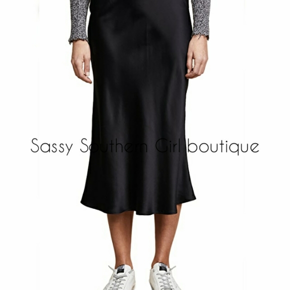 🆕⭐ Black matte satin midi skirt - Picture 8 of 11